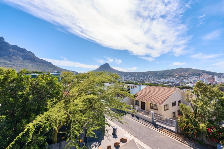 To Let 2 Bedroom Property for Rent in Vredehoek Western Cape